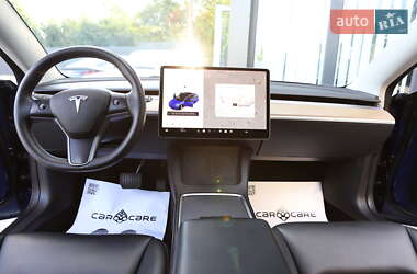 Седан Tesla Model 3 2022 в 