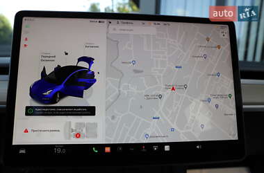 Седан Tesla Model 3 2022 в 
