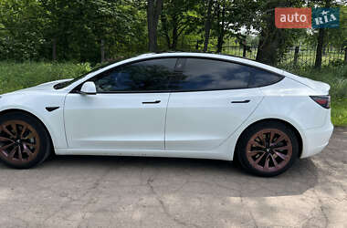 Седан Tesla Model 3 2021 в 