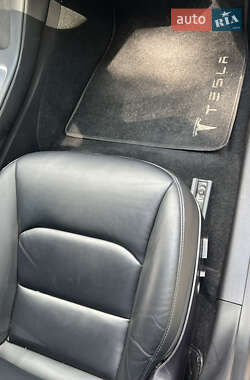 Седан Tesla Model 3 2021 в 