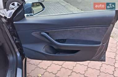 Седан Tesla Model 3 2018 в 