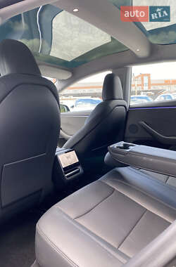 Седан Tesla Model 3 2024 в 