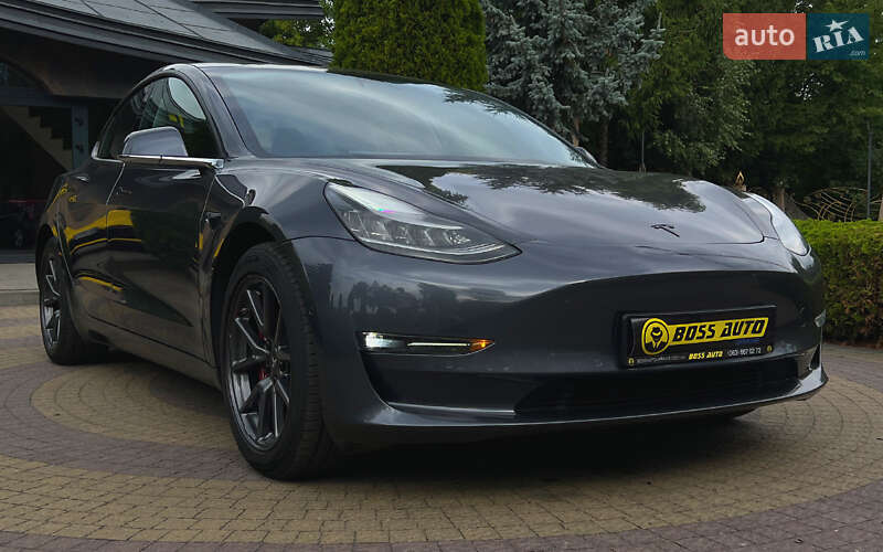 Седан Tesla Model 3 2019 в 