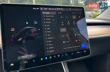 Седан Tesla Model 3 2019 в 