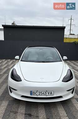 Седан Tesla Model 3 2021 в 
