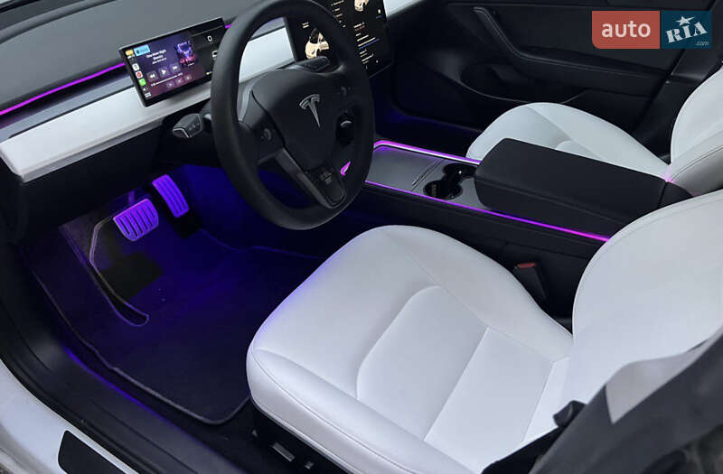 Седан Tesla Model 3 2022 в Кропивницком