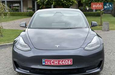 Седан Tesla Model 3 2022 в 