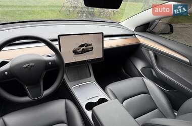 Седан Tesla Model 3 2022 в 