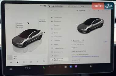 Седан Tesla Model 3 2022 в 