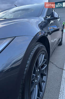 Седан Tesla Model 3 2024 в 