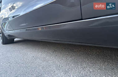 Седан Tesla Model 3 2024 в 
