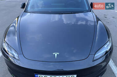 Седан Tesla Model 3 2024 в 