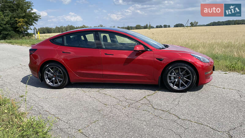 Седан Tesla Model 3 2022 в Києві