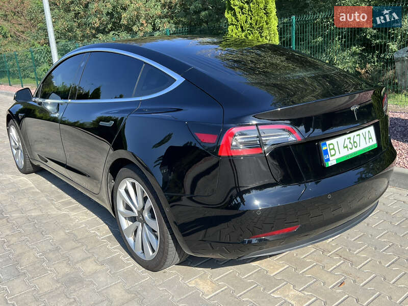 Седан Tesla Model 3 2019 в Кременчуге