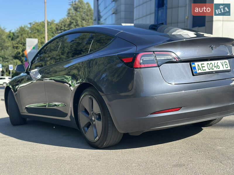 Седан Tesla Model 3 2022 в Днепре