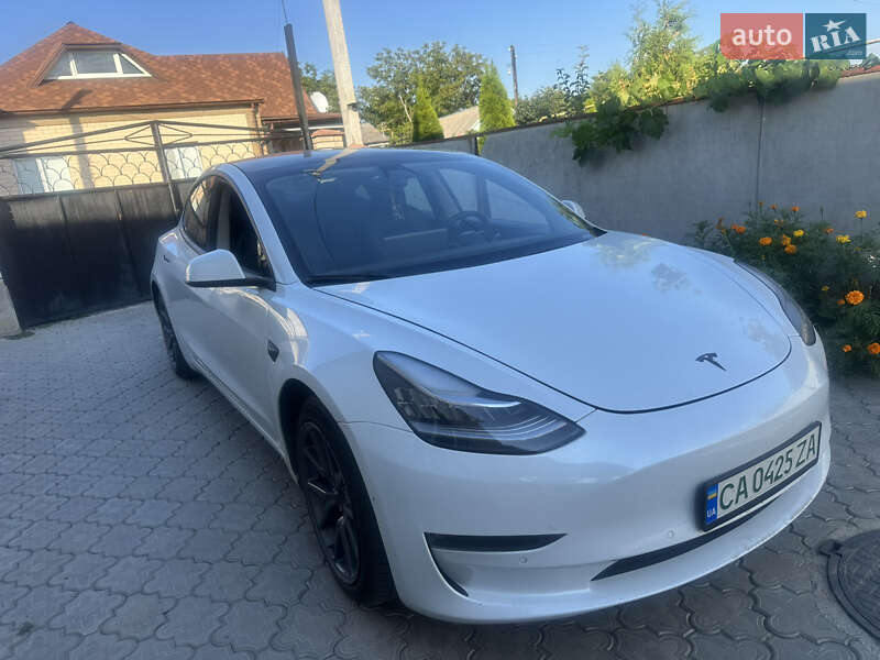 Tesla Model 3 2020