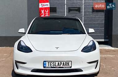 Седан Tesla Model 3 2022 в 