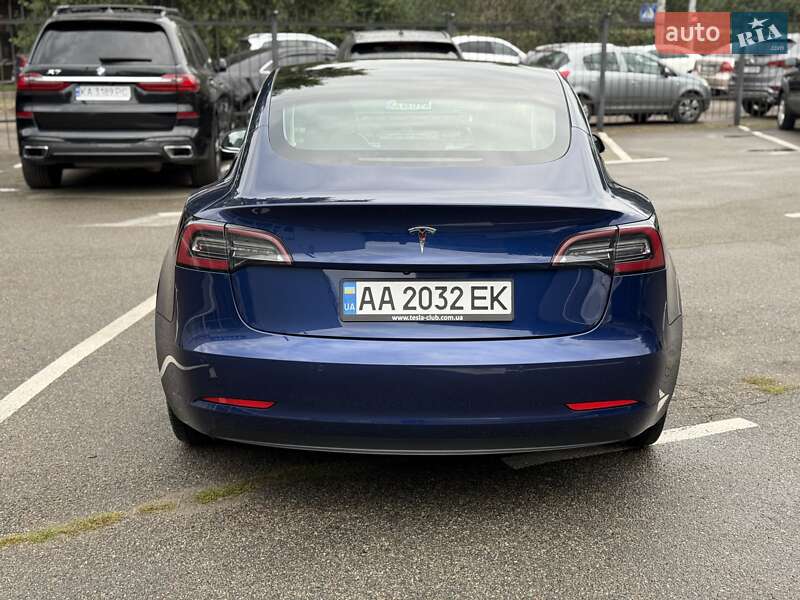 Седан Tesla Model 3 2019 в Киеве