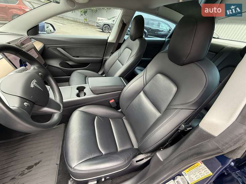 Седан Tesla Model 3 2019 в Киеве