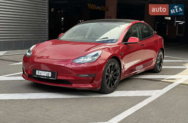 Седан Tesla Model 3 2022 в Киеве