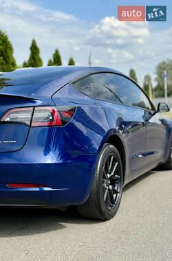 Седан Tesla Model 3 2020 в 