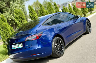 Седан Tesla Model 3 2020 в 