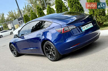 Седан Tesla Model 3 2020 в 