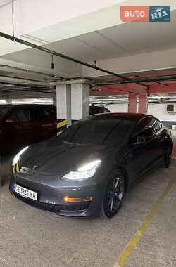 Седан Tesla Model 3 2023 в 