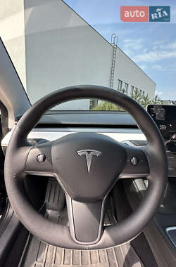 Седан Tesla Model 3 2023 в 