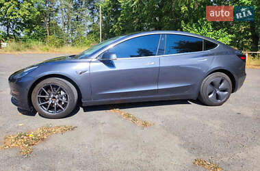 Седан Tesla Model 3 2020 в 