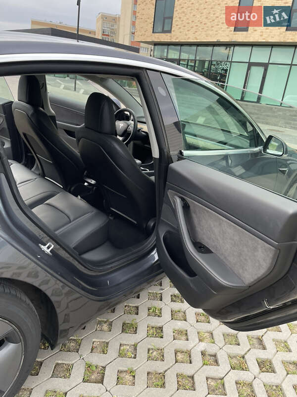 Седан Tesla Model 3 2019 в Хмельницком