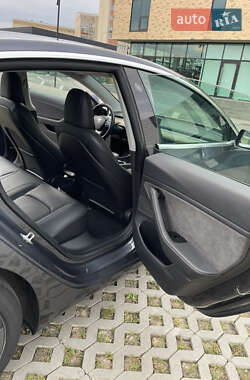 Седан Tesla Model 3 2019 в 