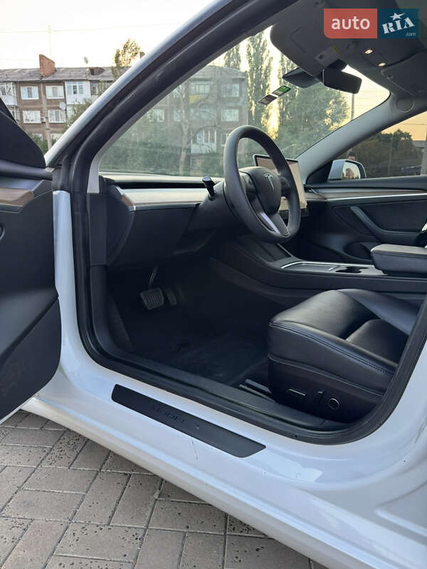 Седан Tesla Model 3 2022 в Краматорську фото 5 Седан Tesla Model 3 2022 в Краматорську