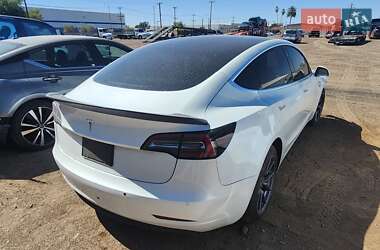 Седан Tesla Model 3 2020 в 