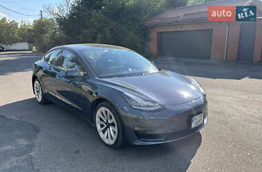 Седан Tesla Model 3 2020 в Львові