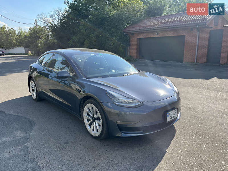 Tesla Model 3 2020