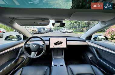 Седан Tesla Model 3 2022 в 