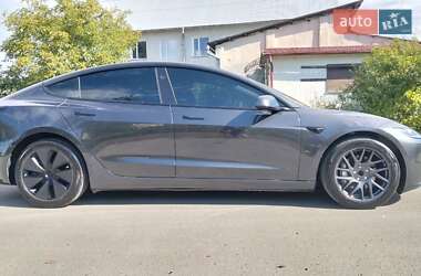 Седан Tesla Model 3 2024 в 