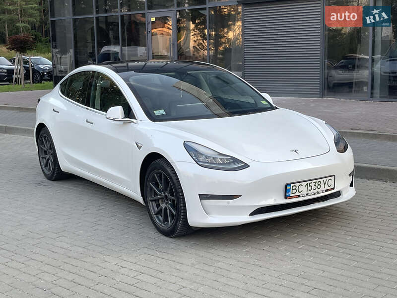 Tesla Model 3 2019