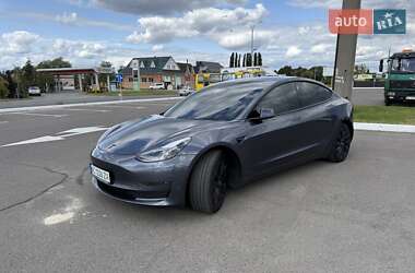 Седан Tesla Model 3 2022 в 