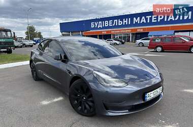 Седан Tesla Model 3 2022 в 