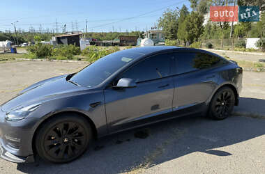 Седан Tesla Model 3 2021 в 