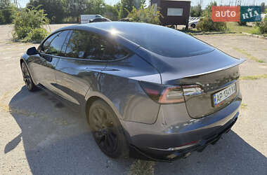 Седан Tesla Model 3 2021 в 