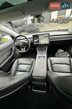 Седан Tesla Model 3 2019 в 