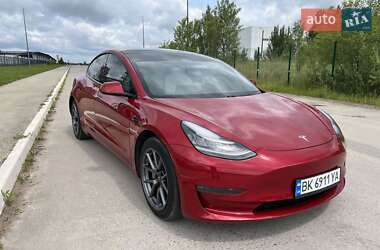 Седан Tesla Model 3 2020 в Рівному
