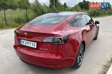 Седан Tesla Model 3 2020 в 