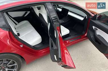 Седан Tesla Model 3 2020 в 