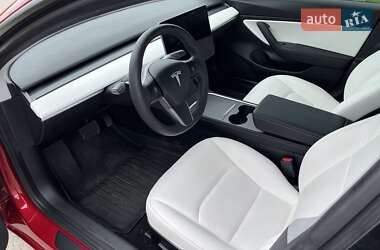 Седан Tesla Model 3 2020 в 