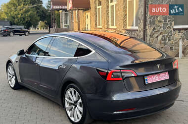 Седан Tesla Model 3 2017 в 