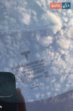 Седан Tesla Model 3 2017 в 